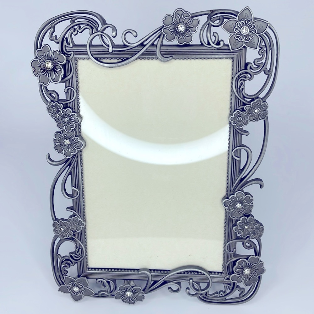 Flower and Crystal Silver Metal Picture Frame